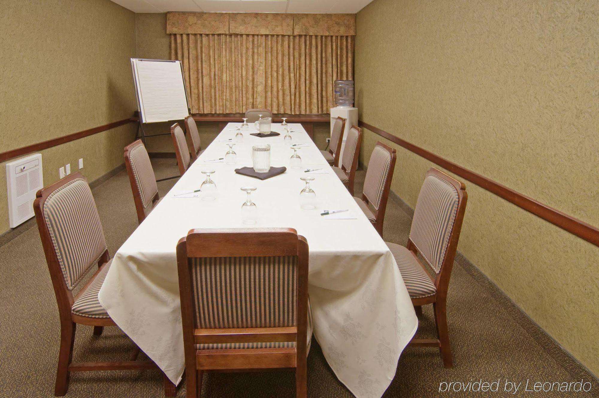 Отель Courtyard By Marriott Regina Downtown Удобства фото