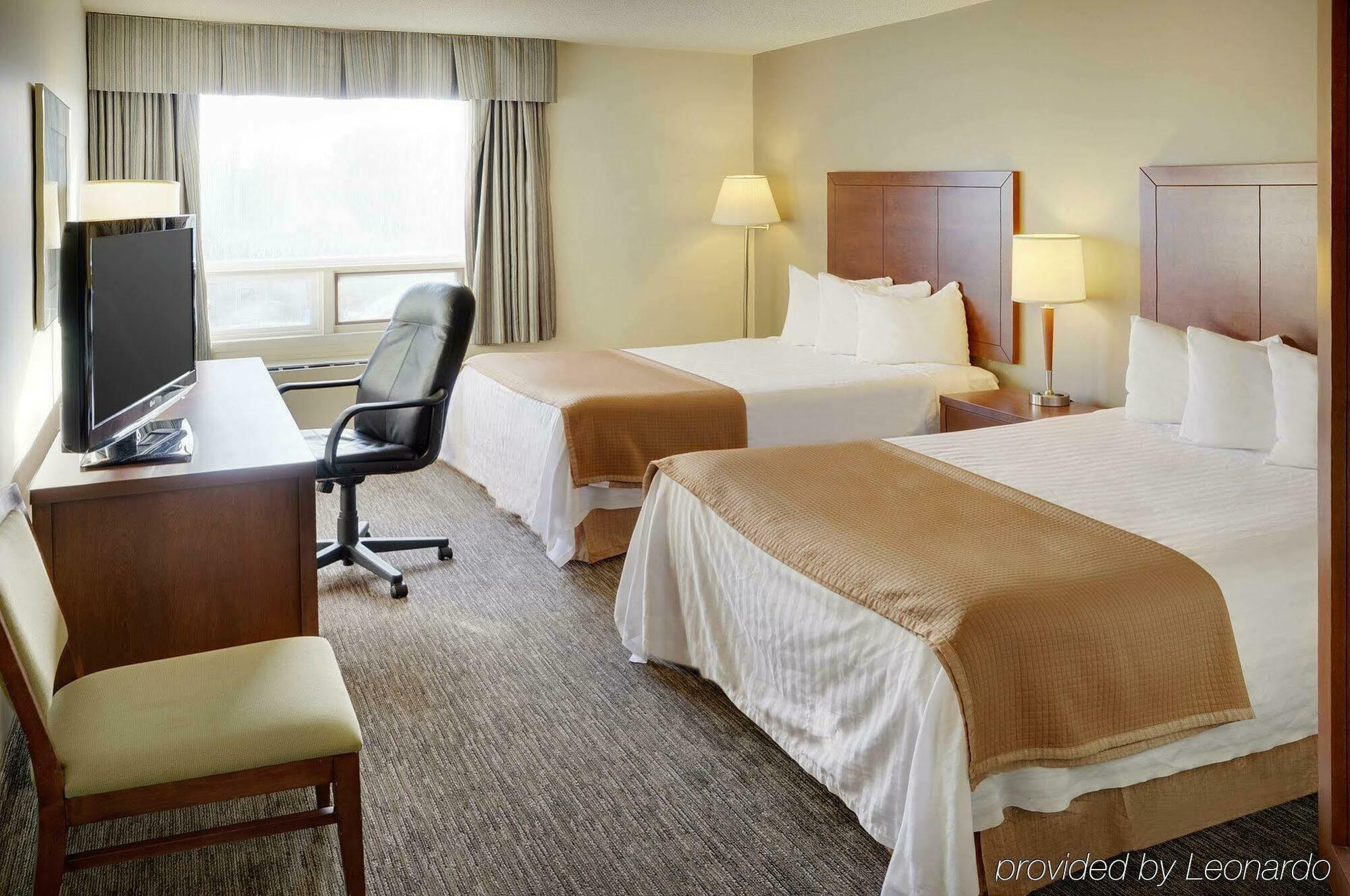 Отель Courtyard By Marriott Regina Downtown Экстерьер фото